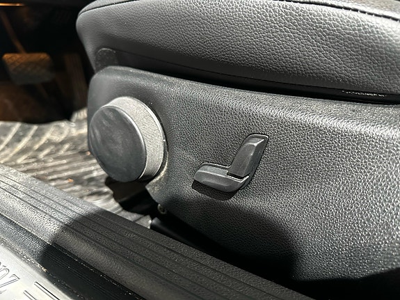 Mercedes-Benz C180 8 of 14