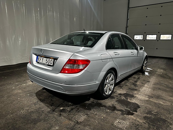 Mercedes-Benz C180 14 of 14