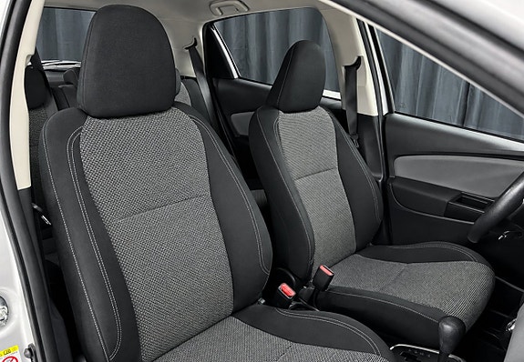 Toyota Yaris 16 of 19