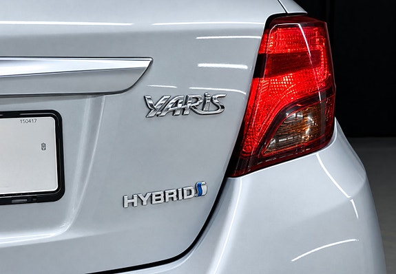 Toyota Yaris 7 of 19