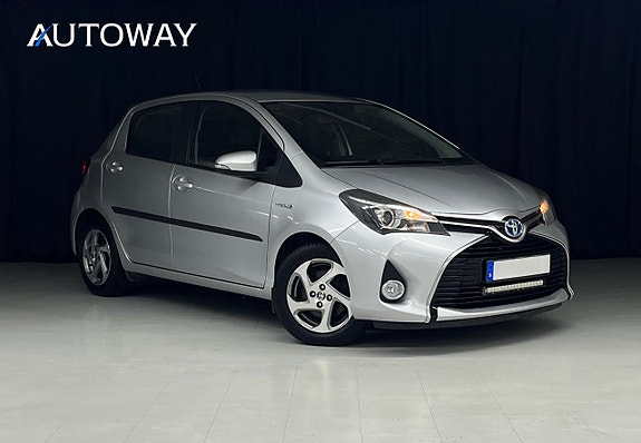 Toyota Yaris 3 of 19
