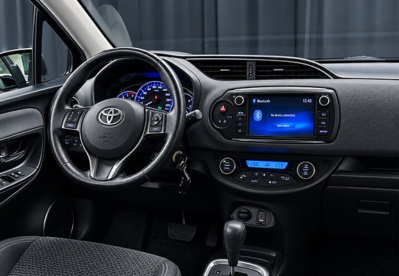 Toyota Yaris 9 of 19