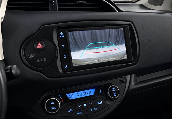 Toyota Yaris 15 of 22