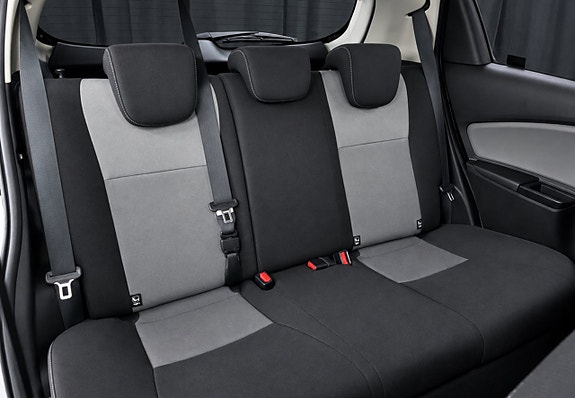 Toyota Yaris 19 of 22