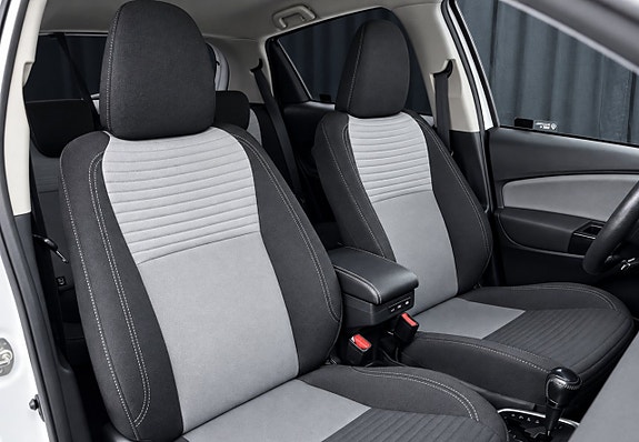 Toyota Yaris 16 of 22