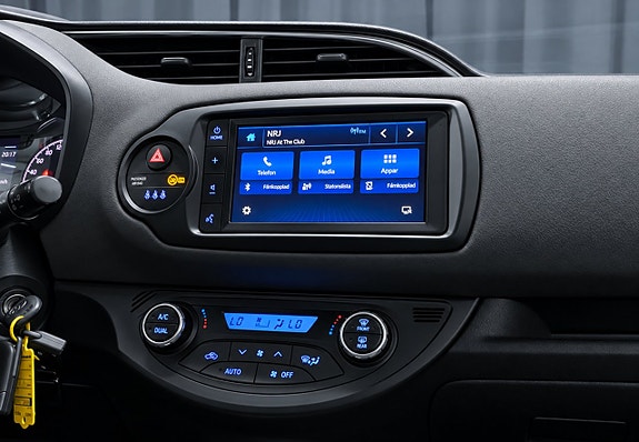 Toyota Yaris 14 of 22