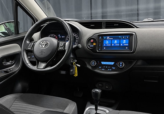 Toyota Yaris 11 of 22
