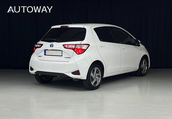 Toyota Yaris 4 of 22