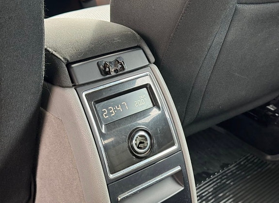 Skoda Superb 10 of 11