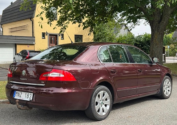 Skoda Superb 6 of 11