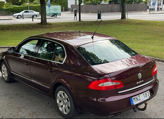 Skoda Superb 4 of 11