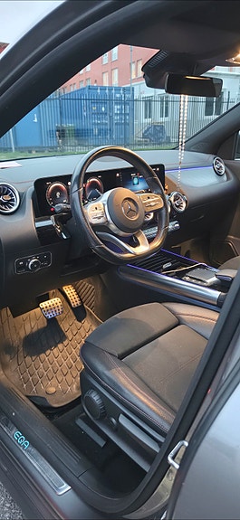 Mercedes-Benz EQA250+ 5 of 9