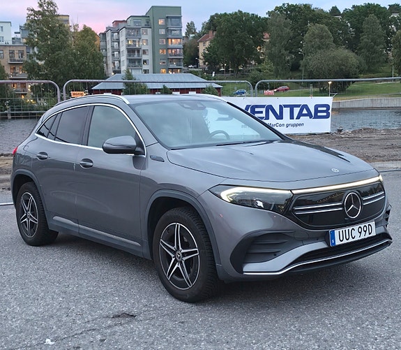 Mercedes-Benz EQA250+ 2 of 9