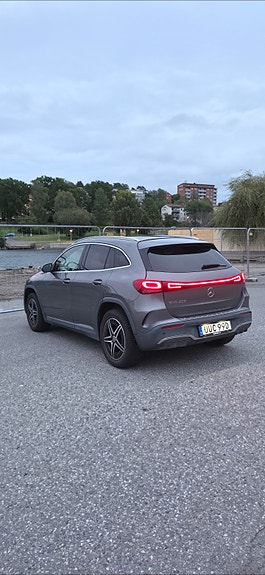 Mercedes-Benz EQA250+ 3 of 9