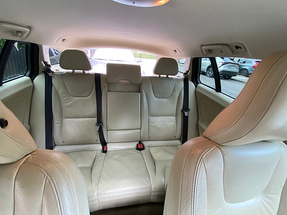 Volvo V60 5 of 11