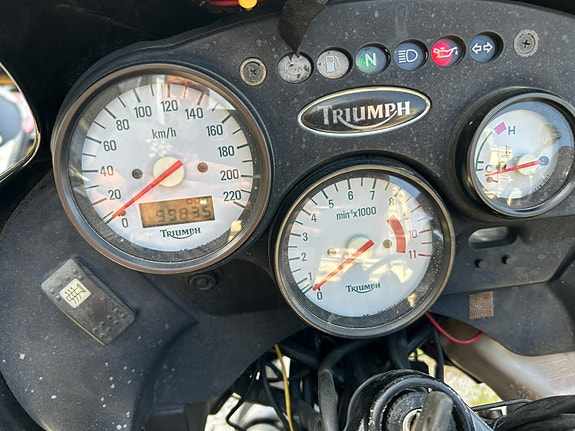 Triumph Tiger 955i 3 of 4