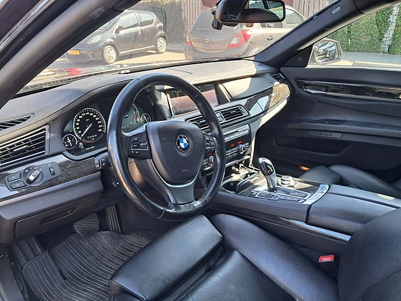 BMW 730Ld 5 of 7