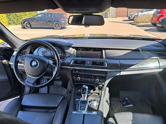 BMW 730Ld 6 of 7