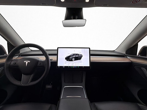 Tesla Model Y 15 of 30