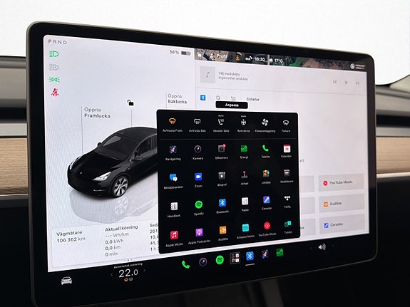 Tesla Model Y 26 of 30