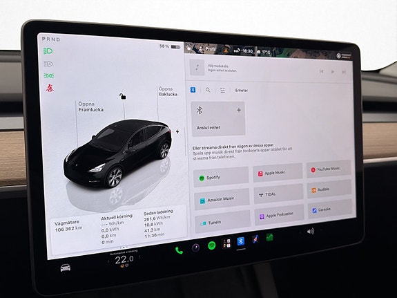 Tesla Model Y 25 of 30