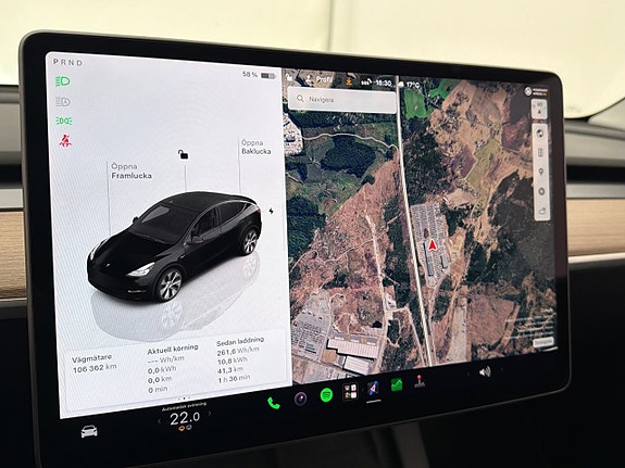 Tesla Model Y 24 of 30