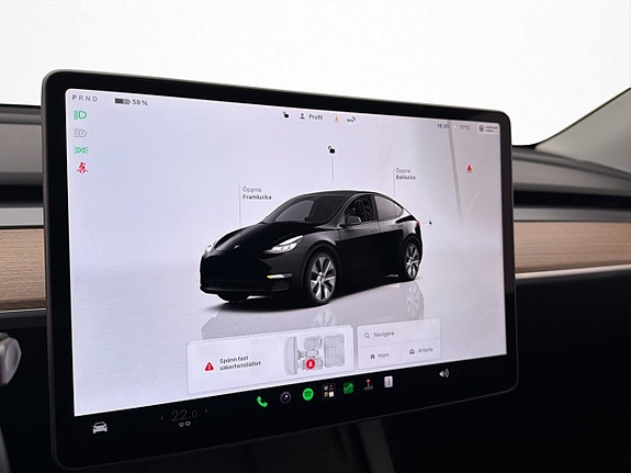 Tesla Model Y 21 of 30