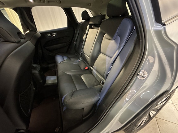 Volvo XC60 13 of 27