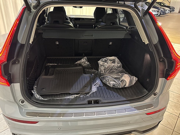 Volvo XC60 10 of 27