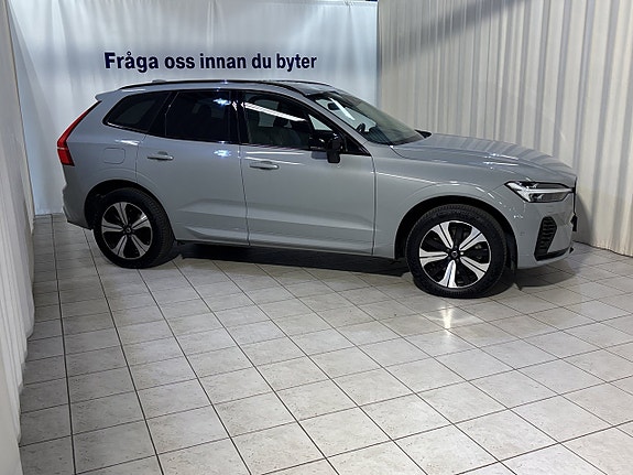 Volvo XC60 2 of 27