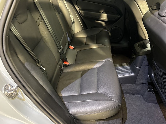 Volvo XC60 5 of 27