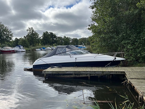 Bayliner 2352 LS Capri 9 of 17