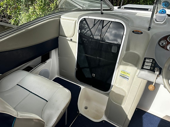 Bayliner 2352 LS Capri 8 of 17