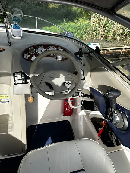 Bayliner 2352 LS Capri 6 of 17
