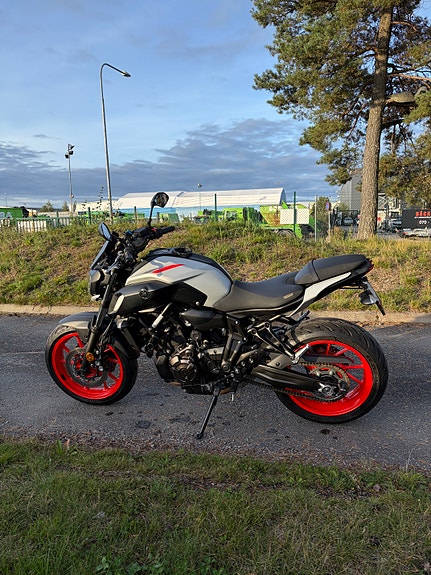 Yamaha MT-07 4 of 4