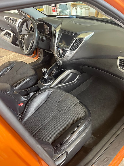 Hyundai Veloster 5 of 6