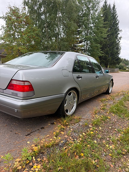 Mercedes-Benz S600 3 of 17