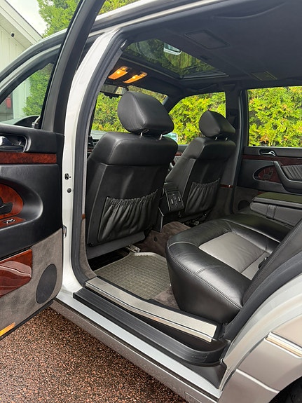 Mercedes-Benz S600 10 of 17