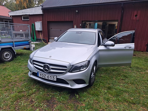 Mercedes-Benz C200 d 2 of 7