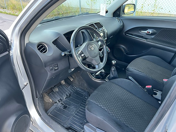 Toyota Urban Cruiser 5 of 6