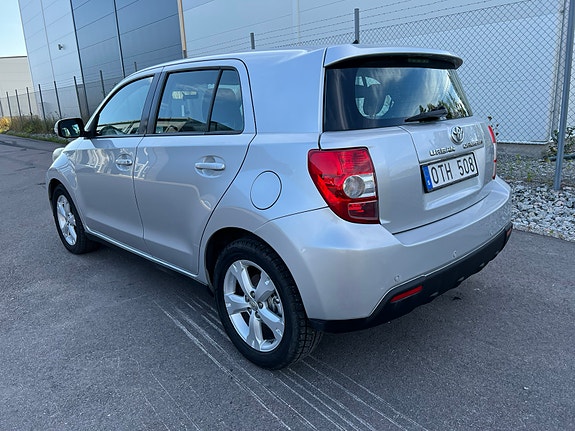 Toyota Urban Cruiser 2 of 6