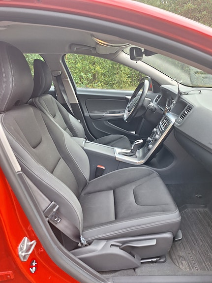 Volvo V60 7 of 18