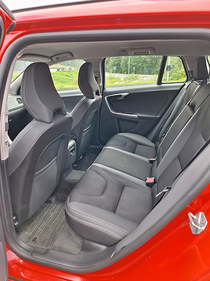 Volvo V60 8 of 18