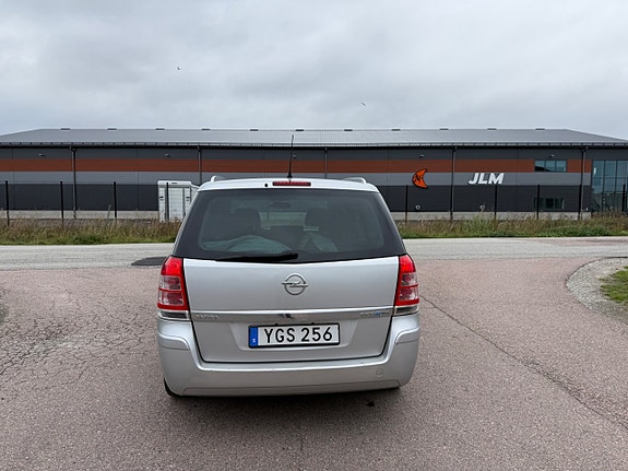 Opel Zafira 3 of 11