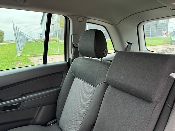 Opel Zafira 8 of 11