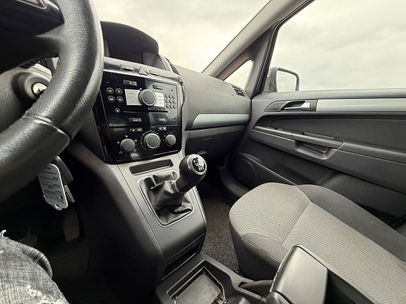 Opel Zafira 9 of 11