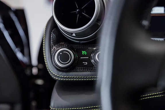 Ferrari GTC4Lusso 6 of 13