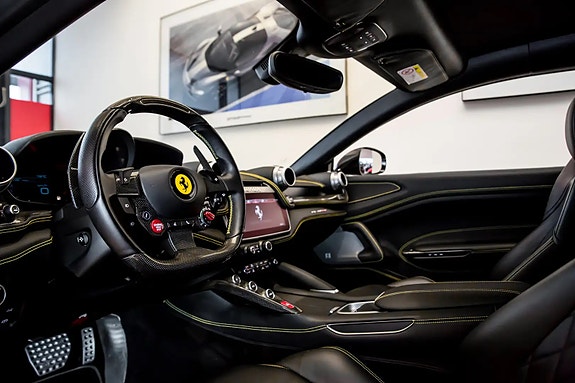 Ferrari GTC4Lusso 4 of 13