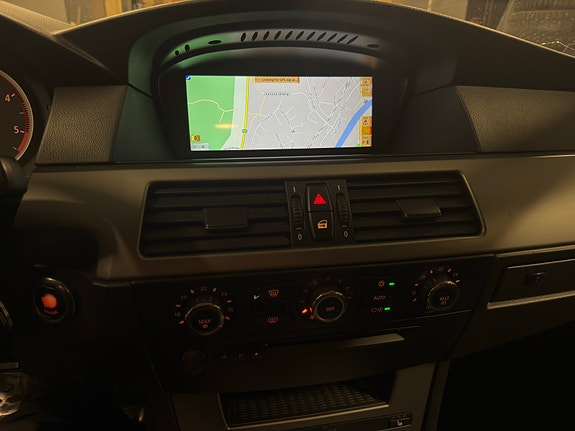 BMW 520d 3 of 11