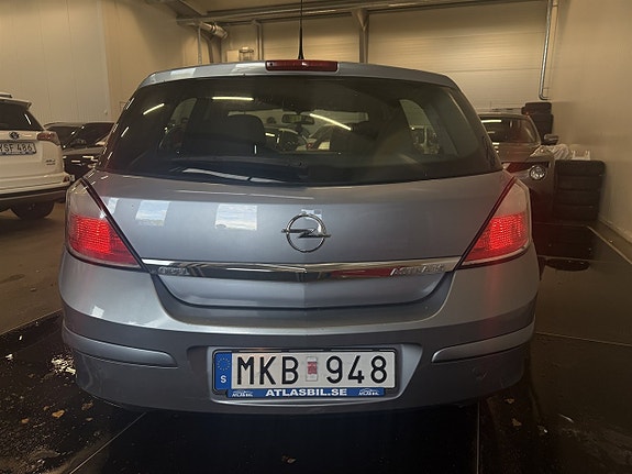 Opel Astra 4 of 21